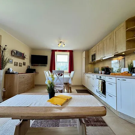 Kaeptn Brass 17 Ostseeperle Daire *